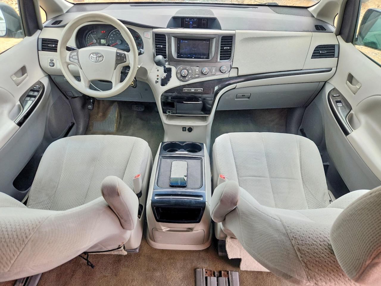 Toyota Sienna Le