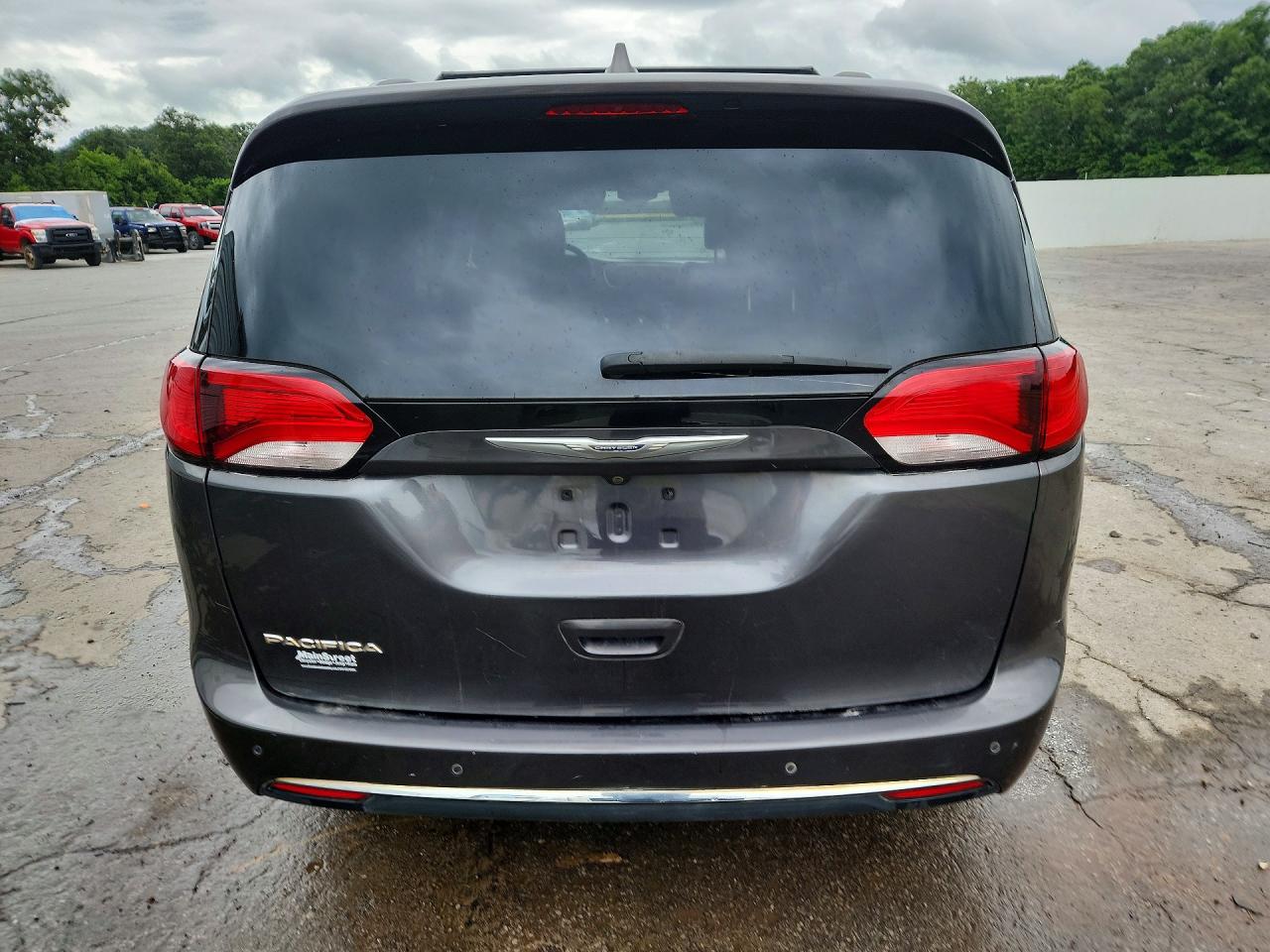 Chrysler Pacifica Touring L