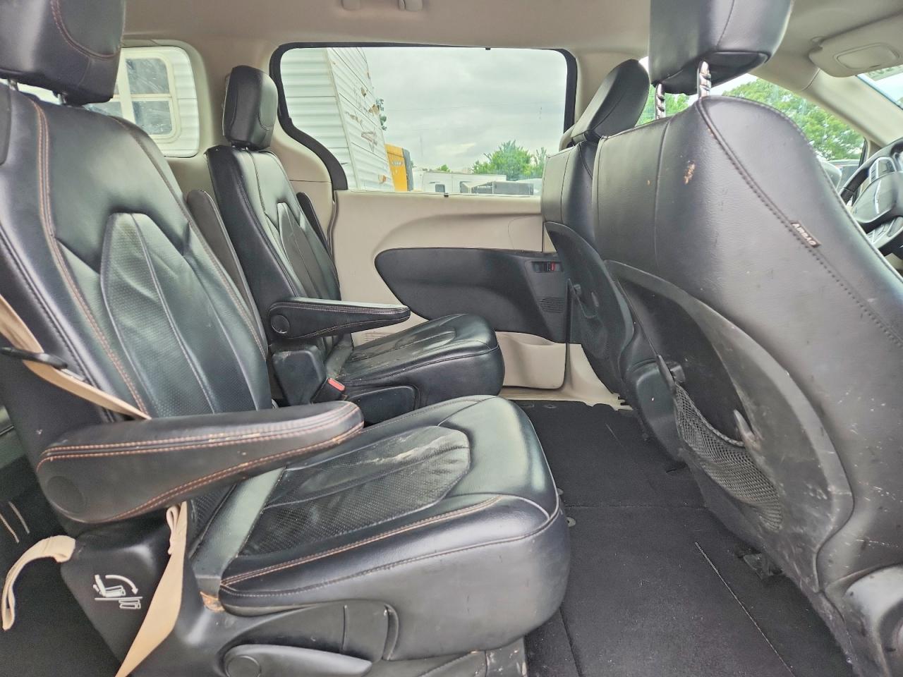 Chrysler Pacifica Touring L