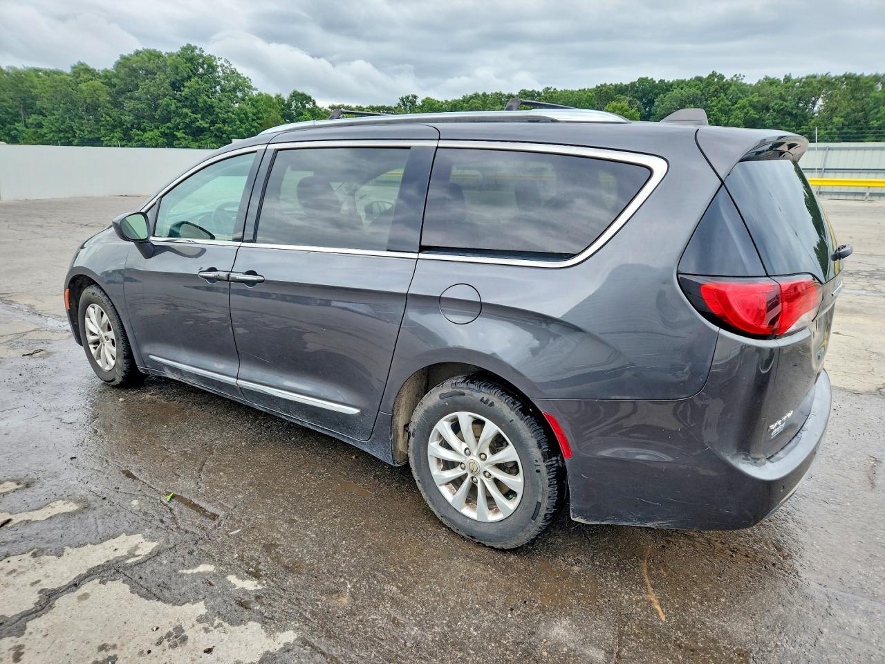Chrysler Pacifica Touring L