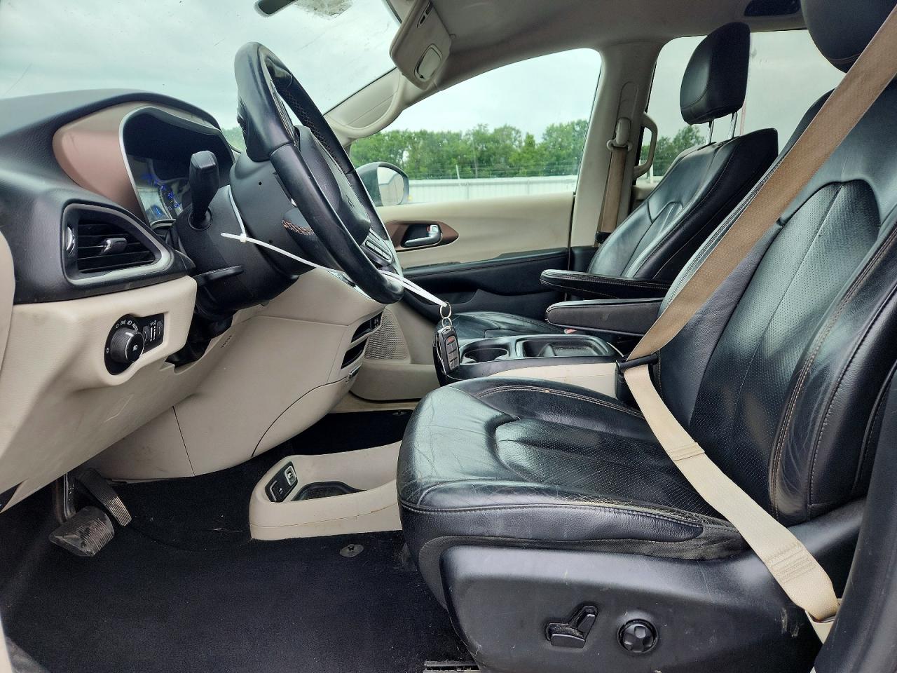 Chrysler Pacifica Touring L
