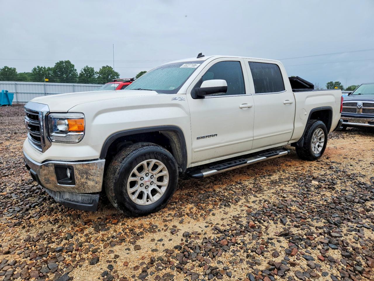 Salvage GMC Sierra Image