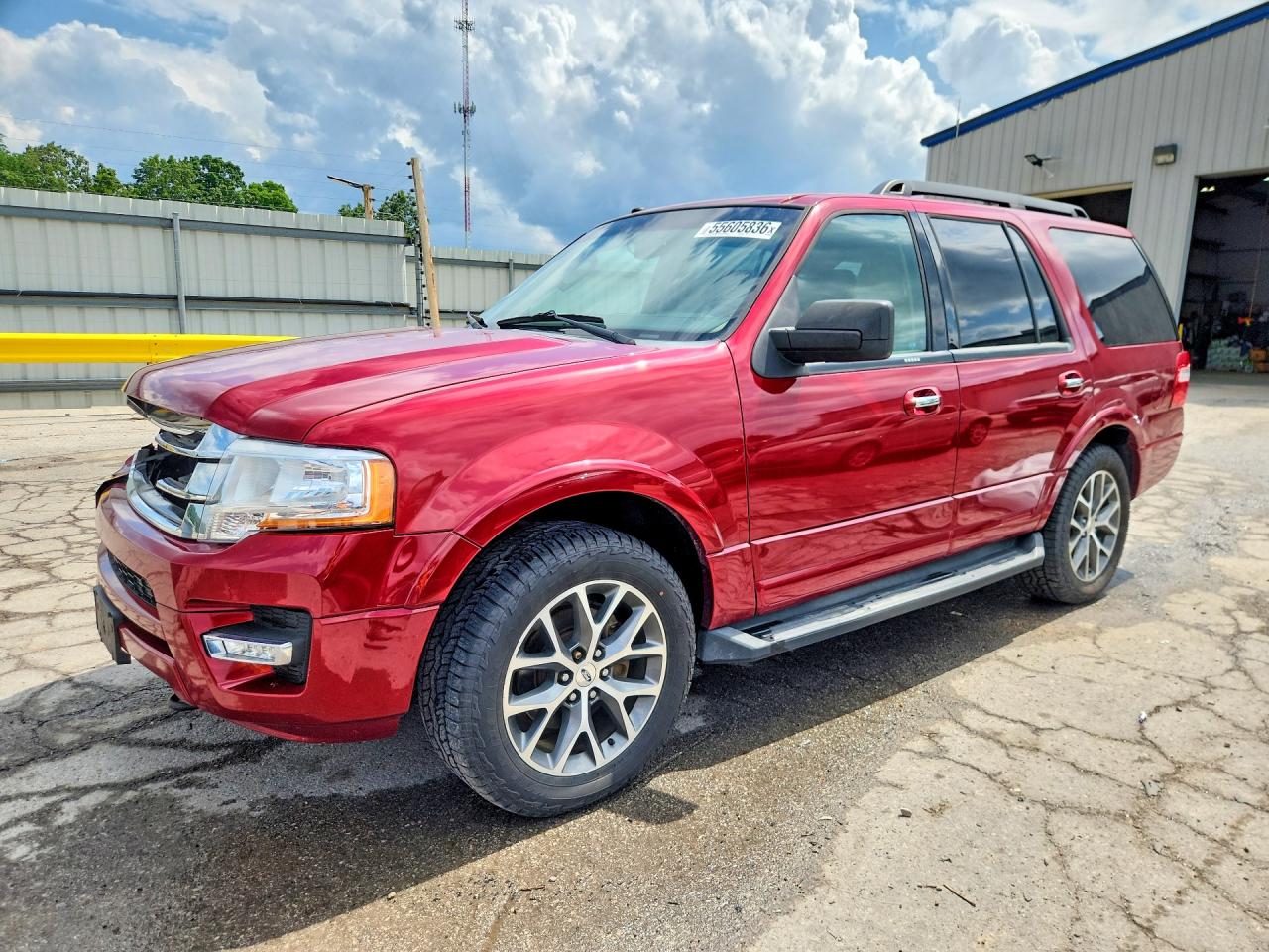 Salvage Ford Expedition Image