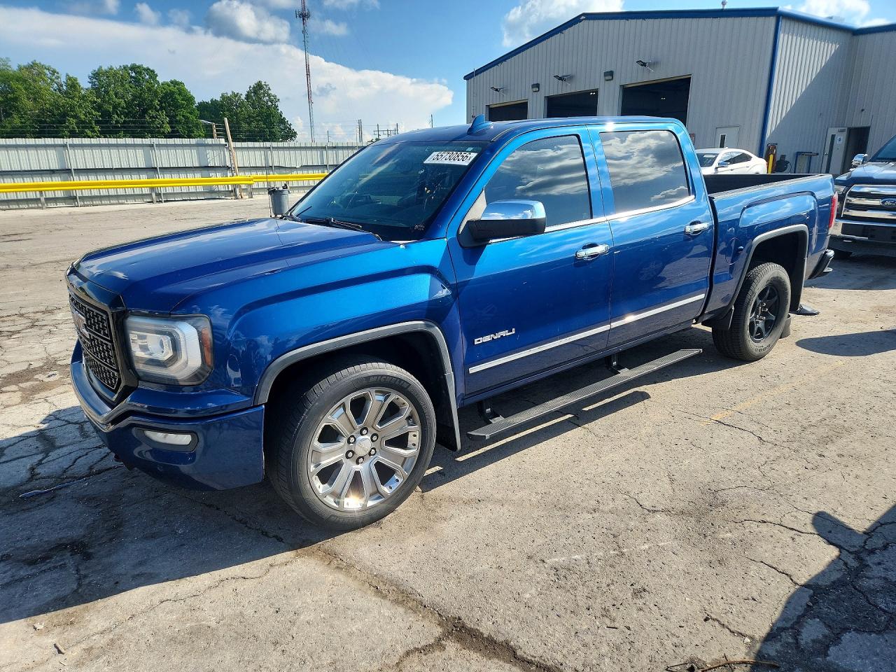 Salvage GMC Sierra Image