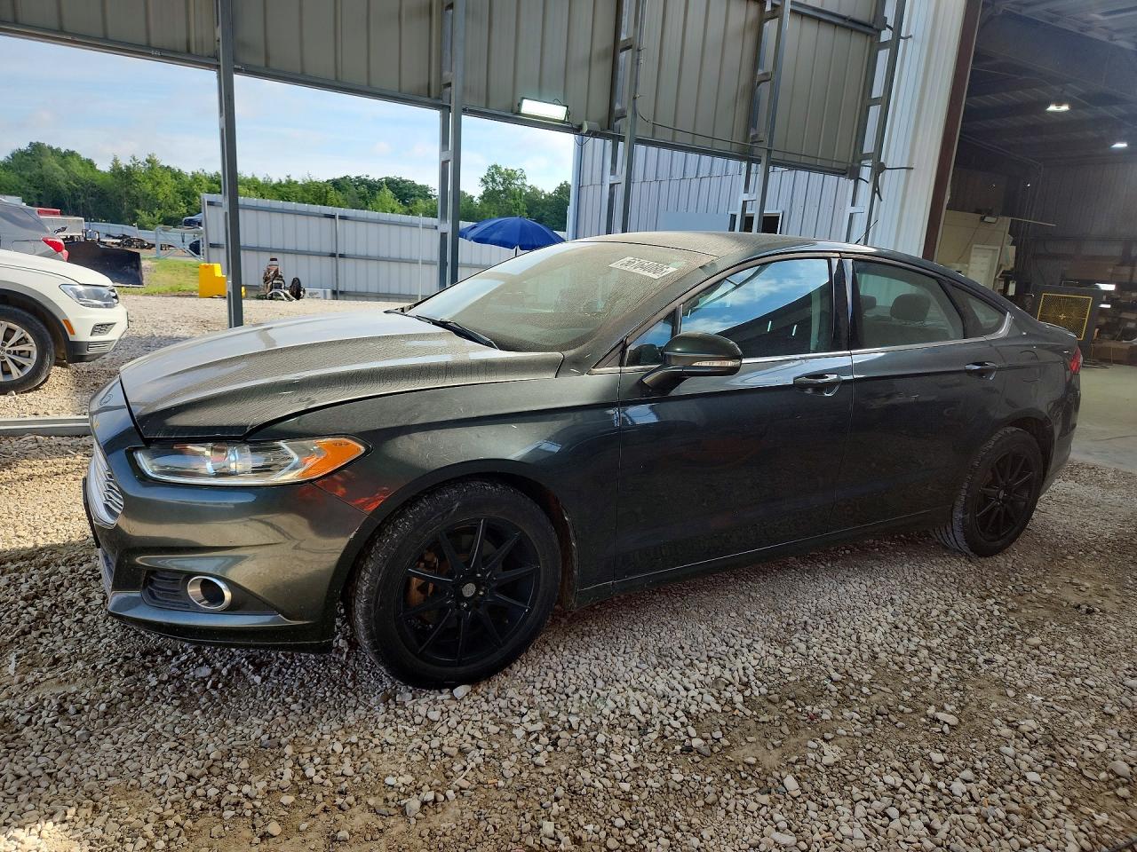 Salvage Ford Fusion Image