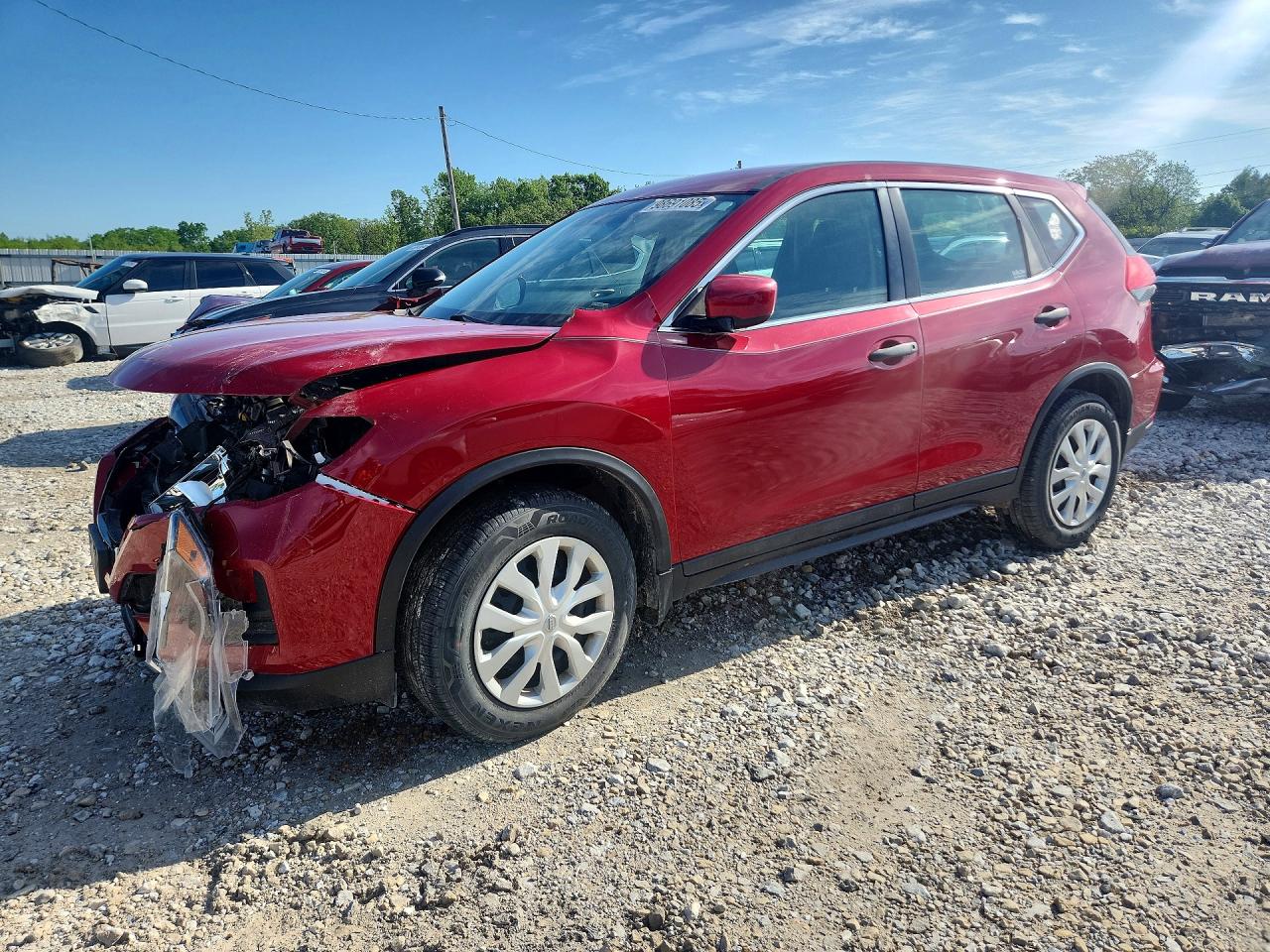 Salvage Nissan Rogue Image