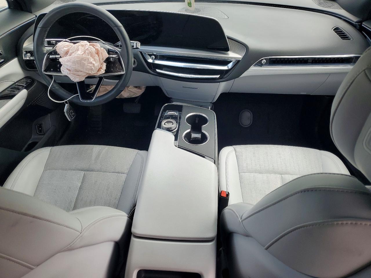 Cadillac LYRIQ Luxury