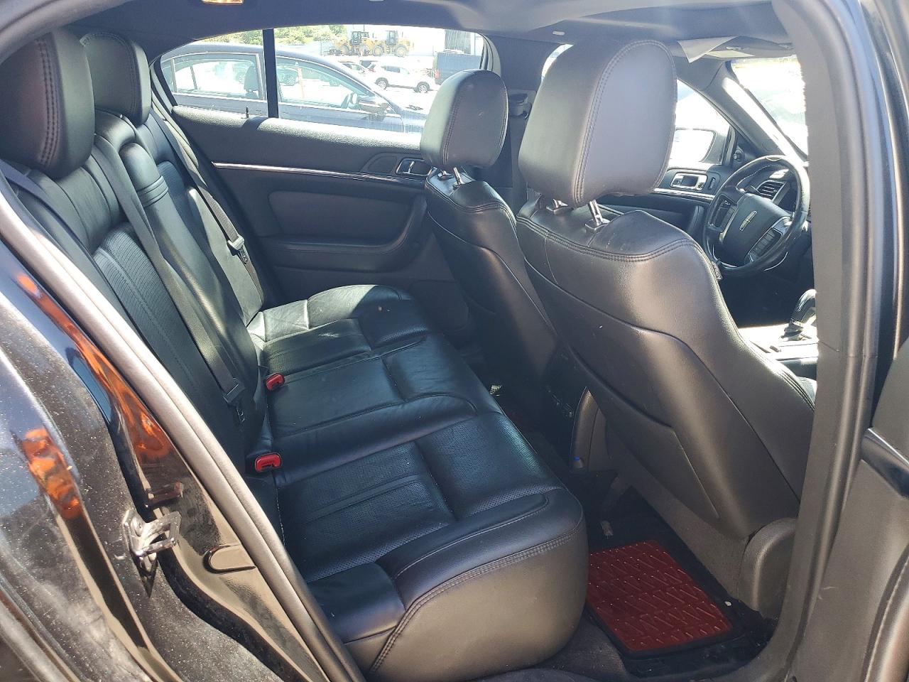 Lincoln MKS