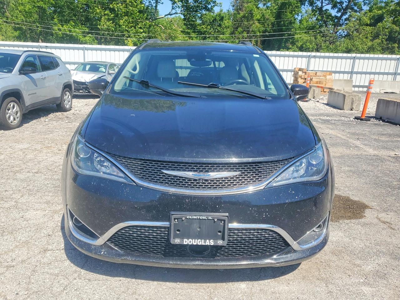 Chrysler Pacifica Touring L