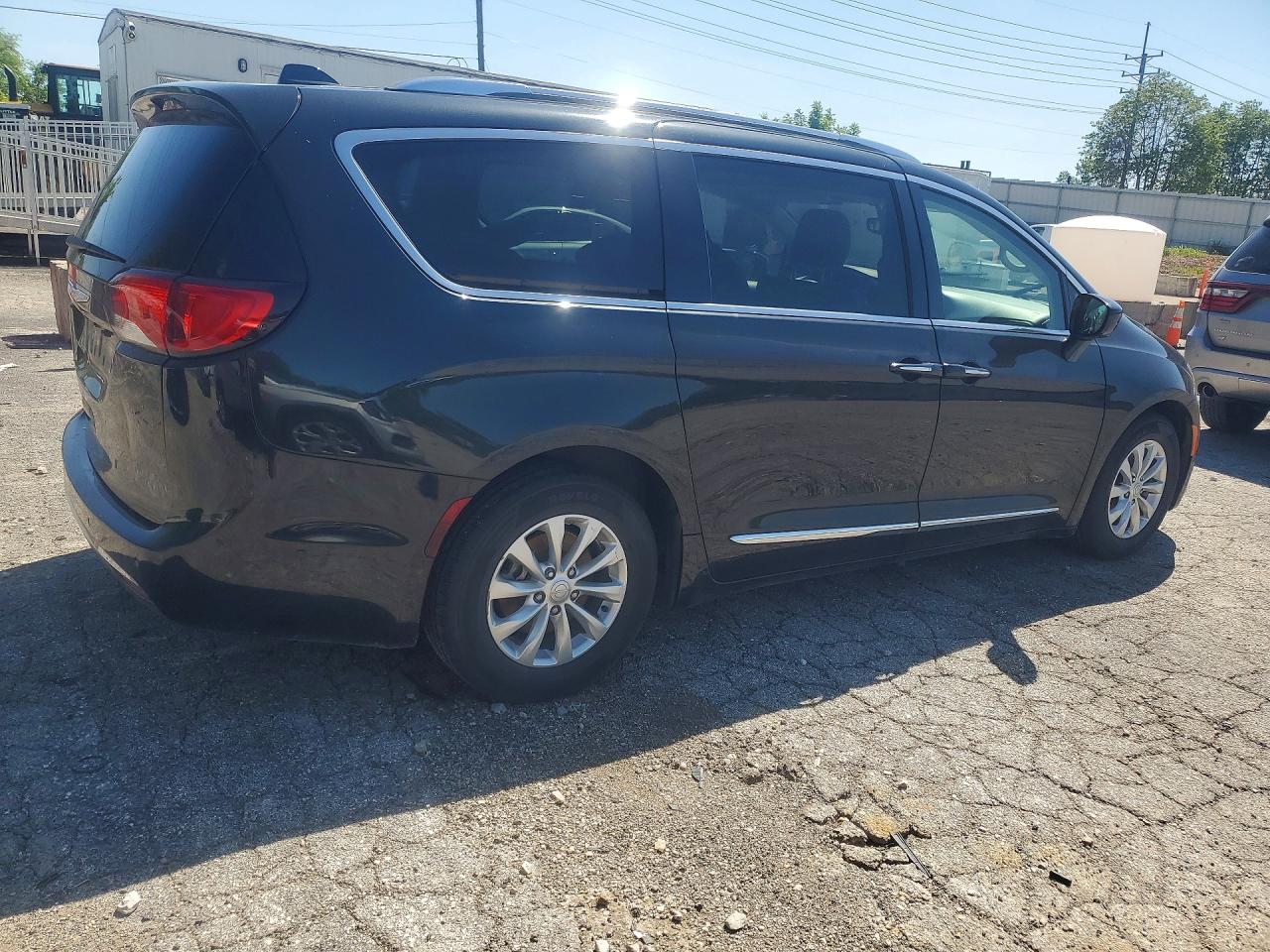 Chrysler Pacifica Touring L