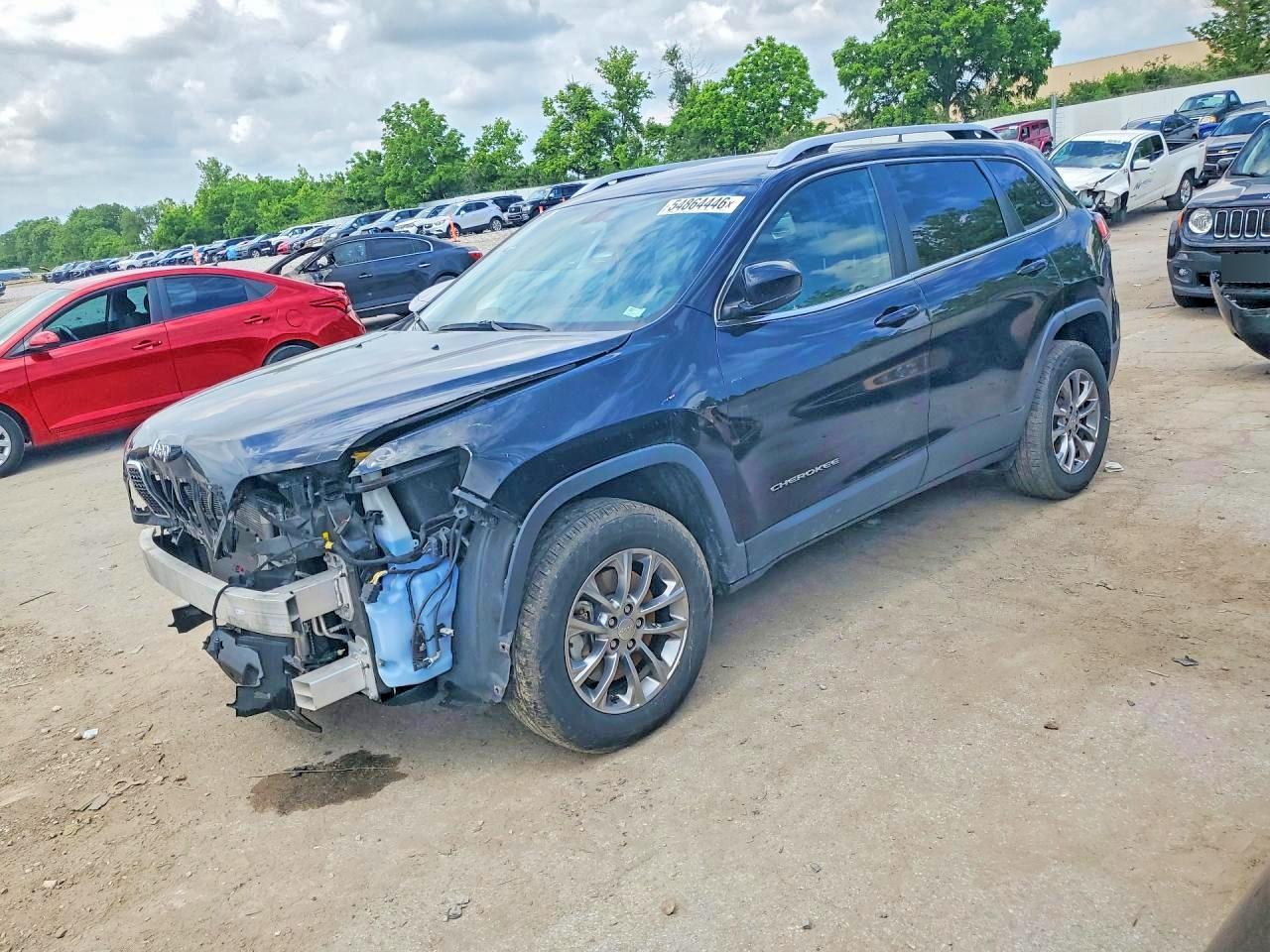 Salvage Jeep Cherokee Image
