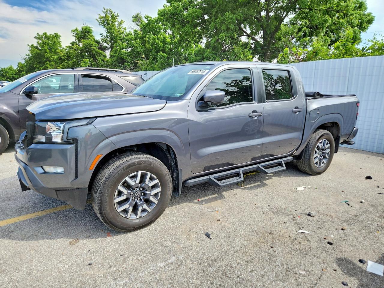 Salvage Nissan Frontier Image
