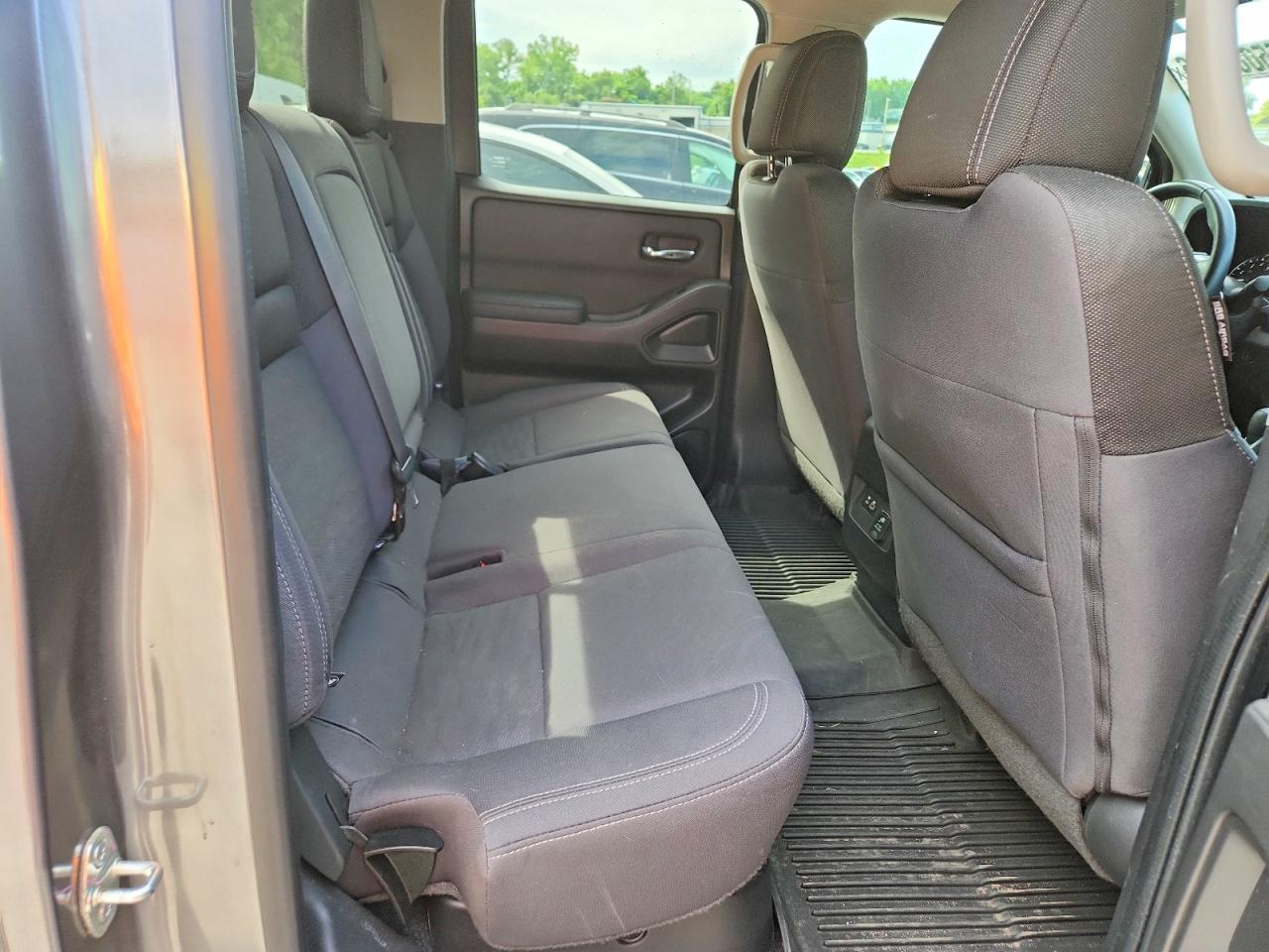 Nissan Frontier Sv
