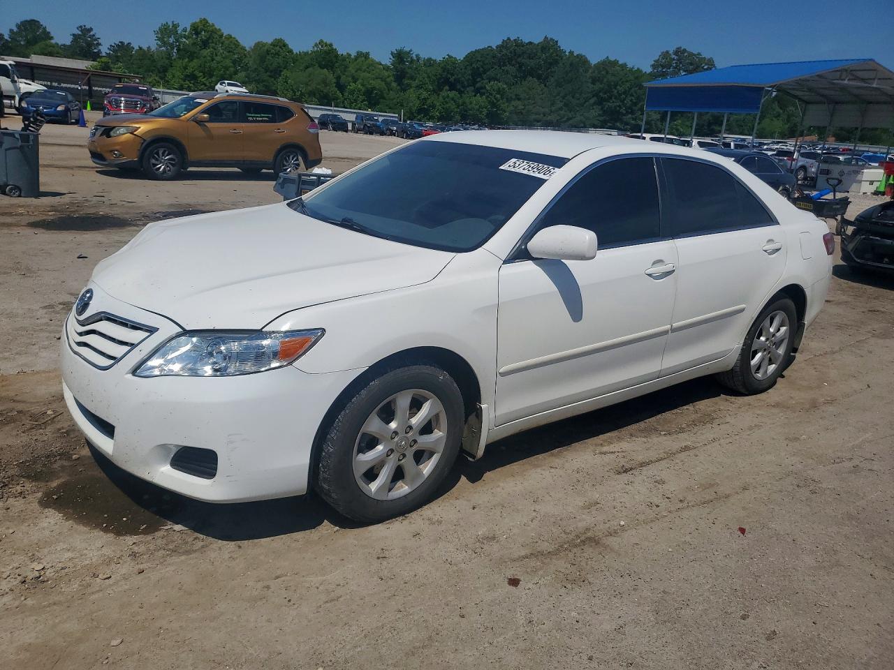 Salvage Toyota Camry Image
