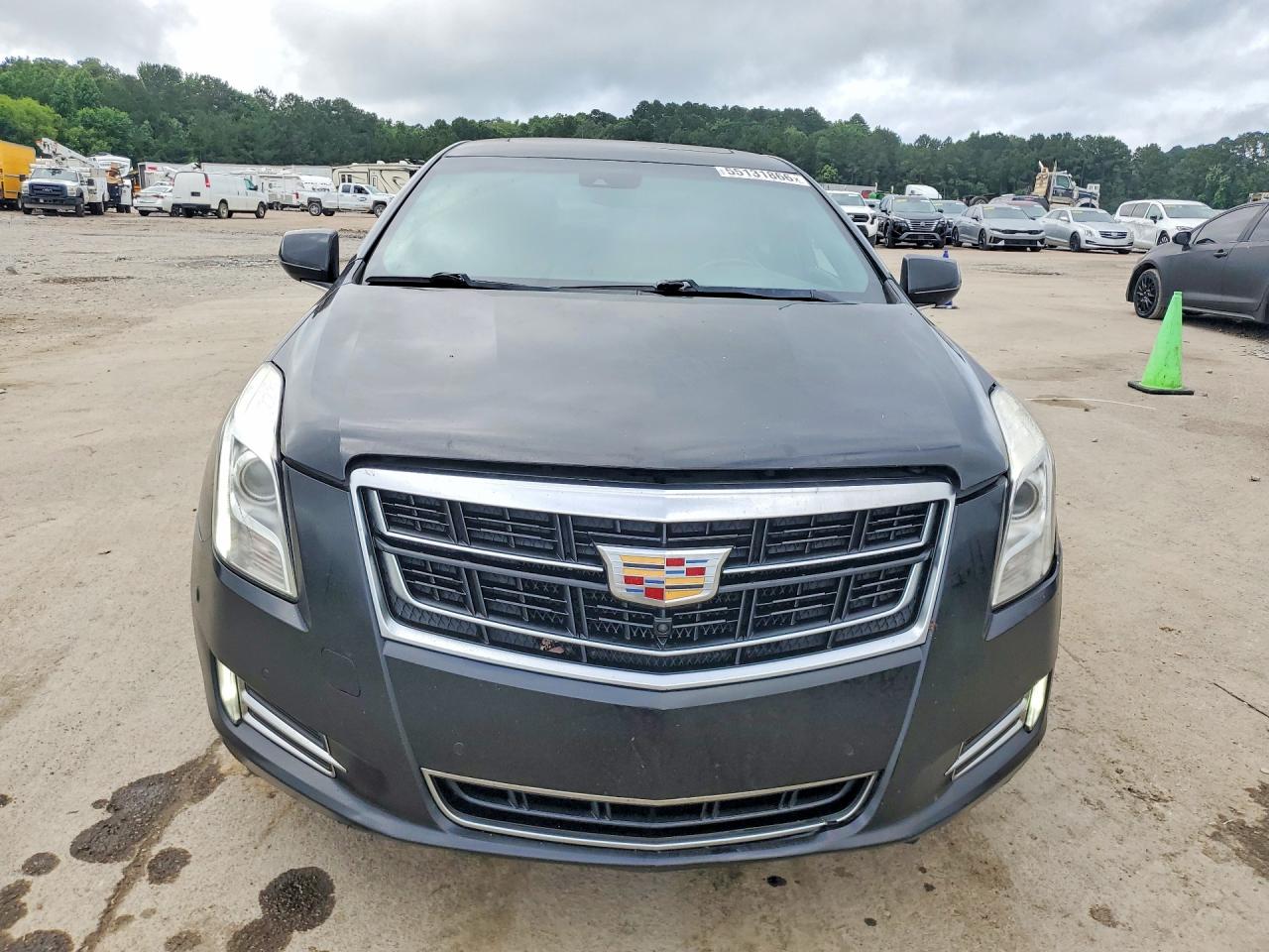 Cadillac XTS Luxury Collection