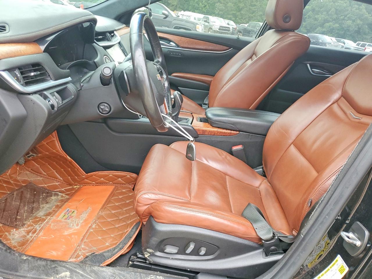 Cadillac XTS Luxury Collection