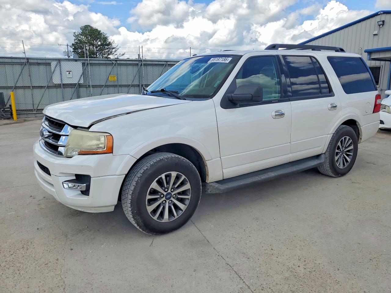 Salvage Ford Expedition Image