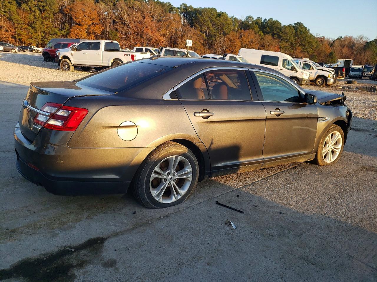 Ford Taurus Se
