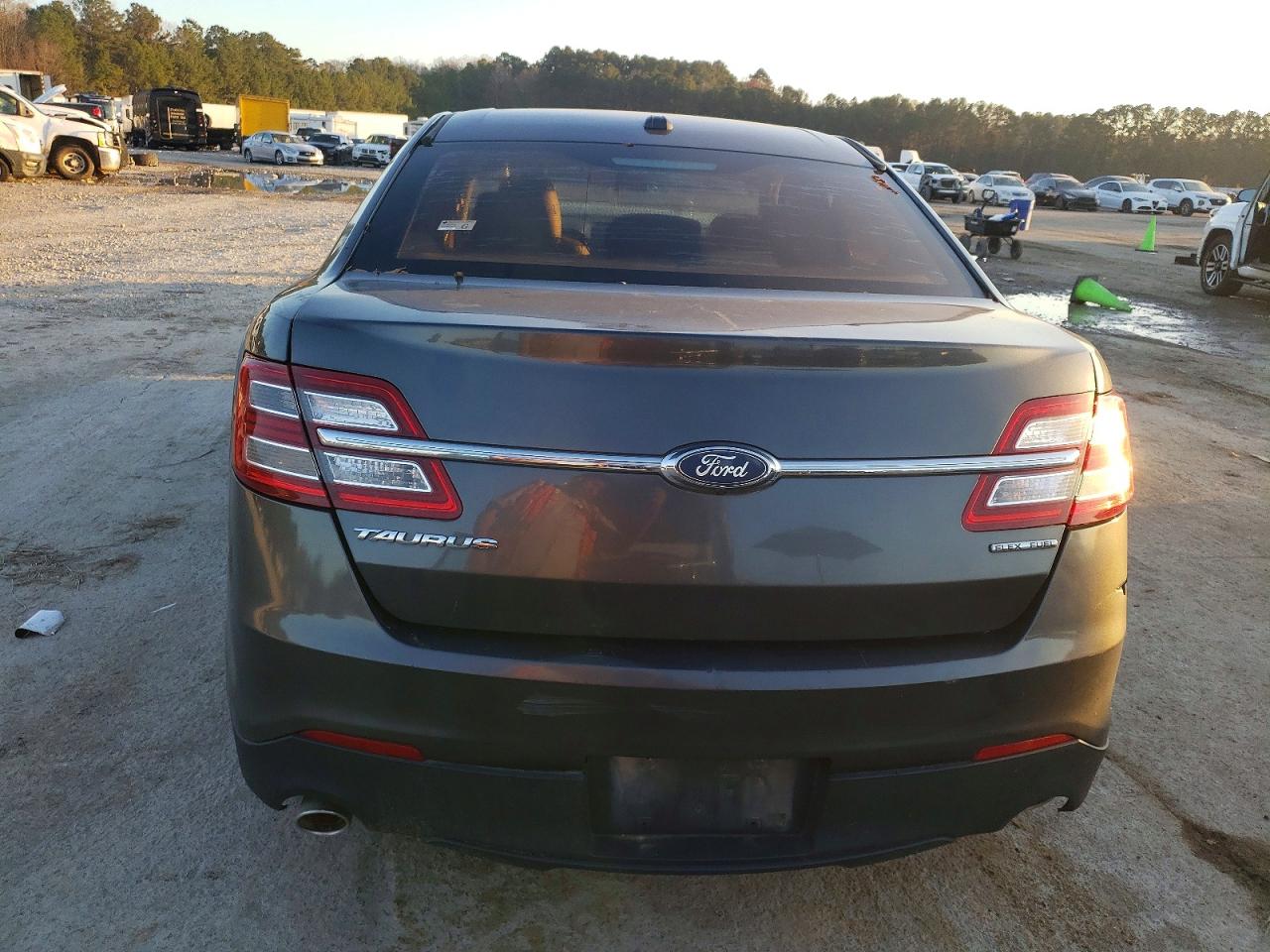 Ford Taurus Se