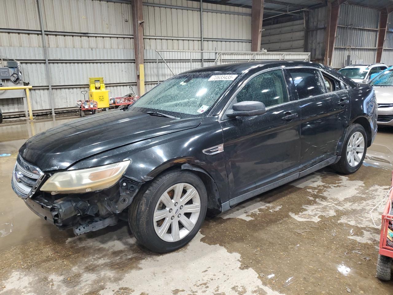 Salvage Ford Taurus Image