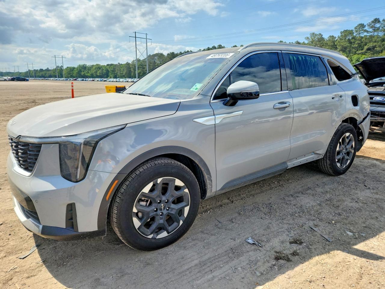 Salvage Kia Sorento Image