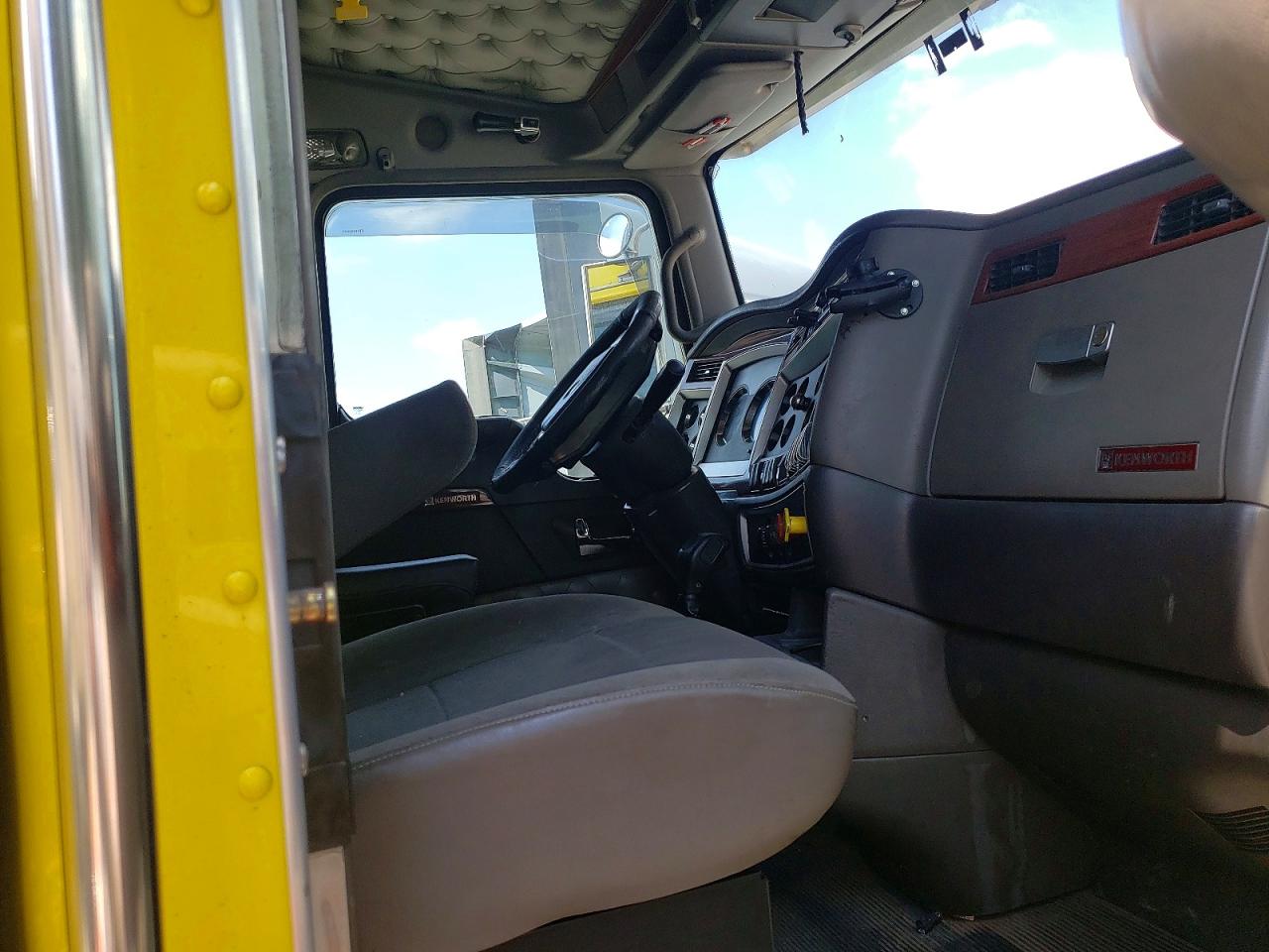 Kenworth Construction W900