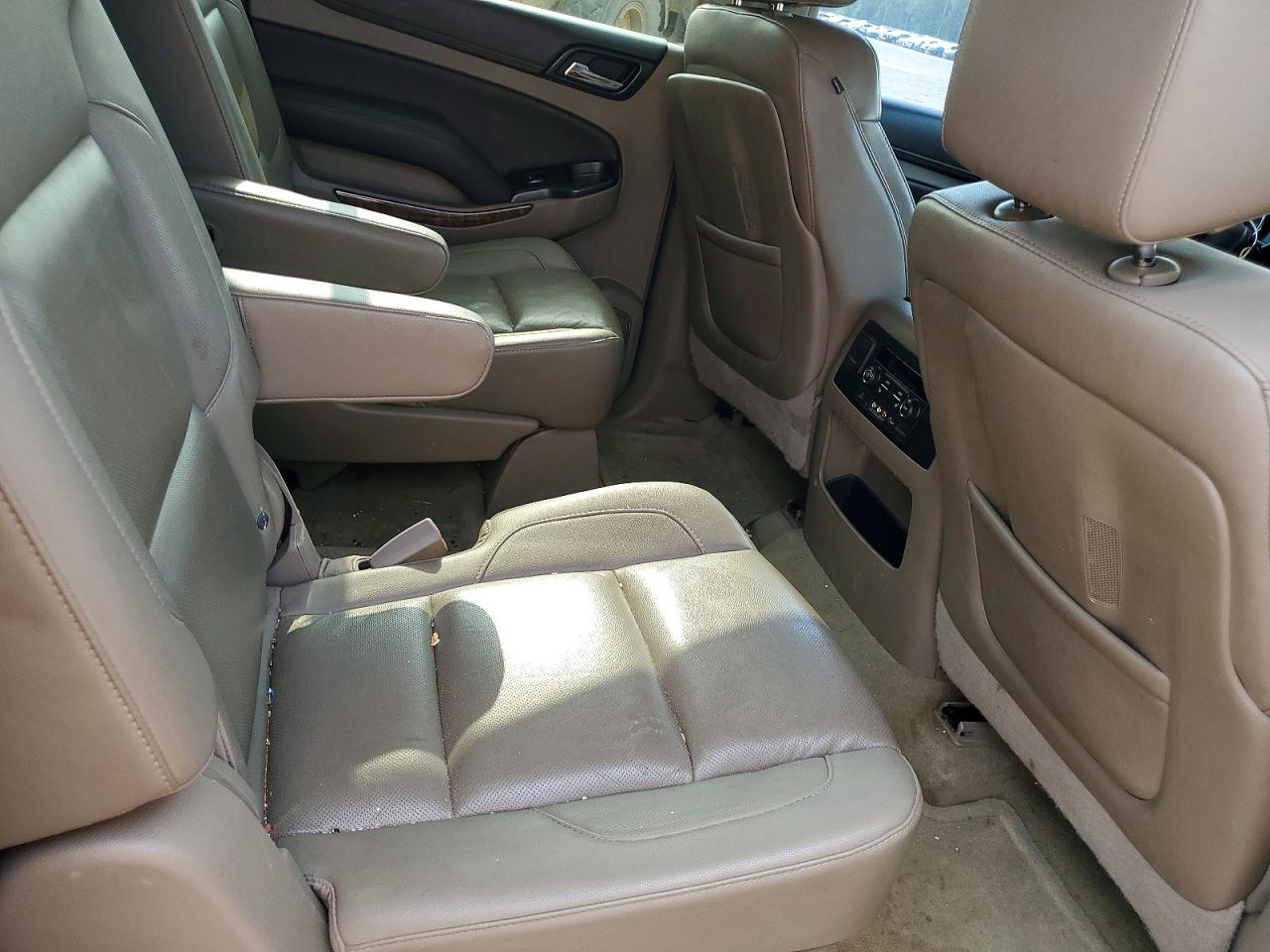 Chevrolet Suburban C1500 Ltz