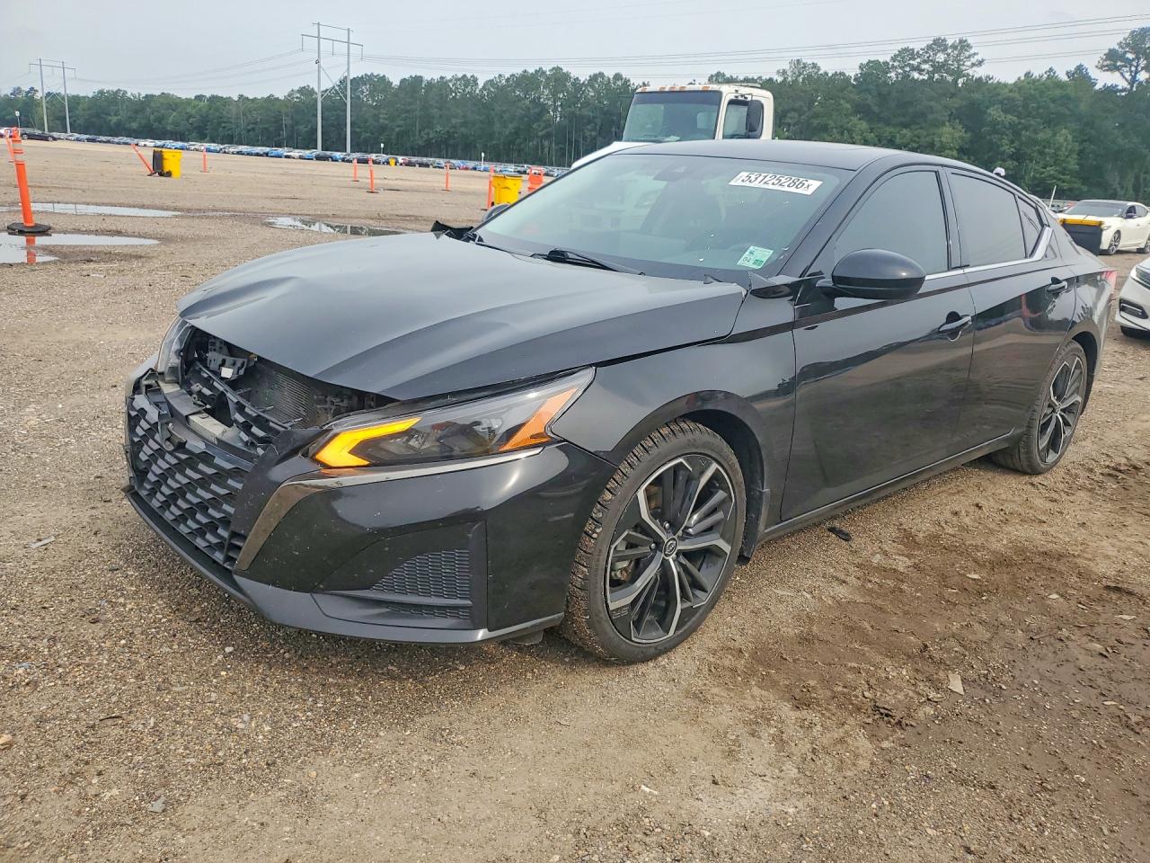 Salvage Nissan Altima Image