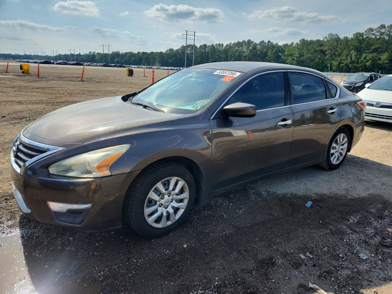 Salvage Nissan Altima Image