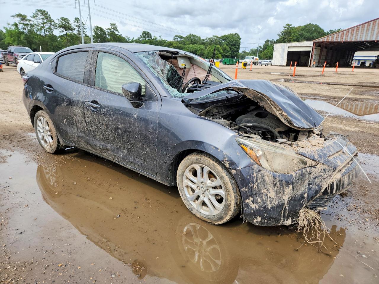 Toyota Yaris Base