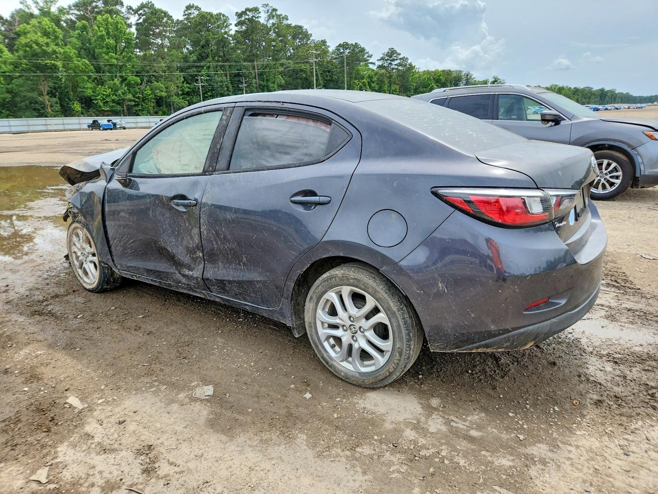 Toyota Yaris Base