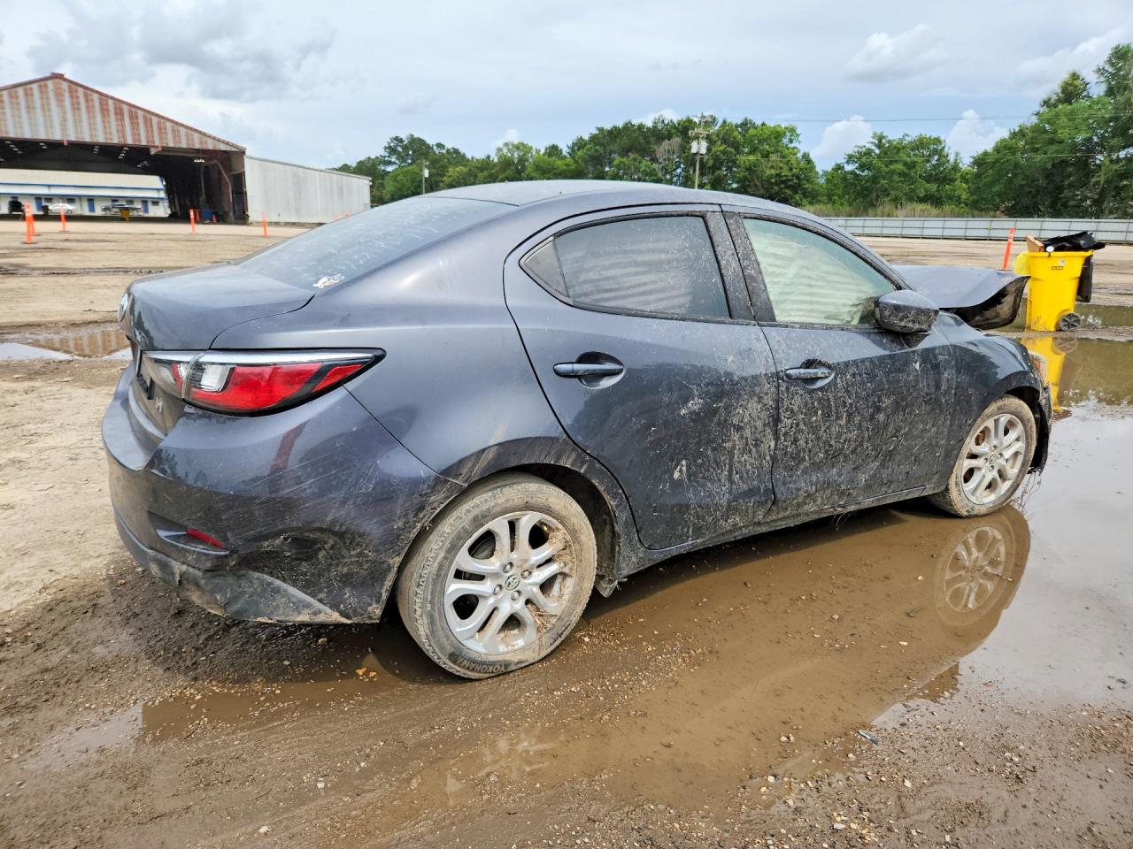 Toyota Yaris Base
