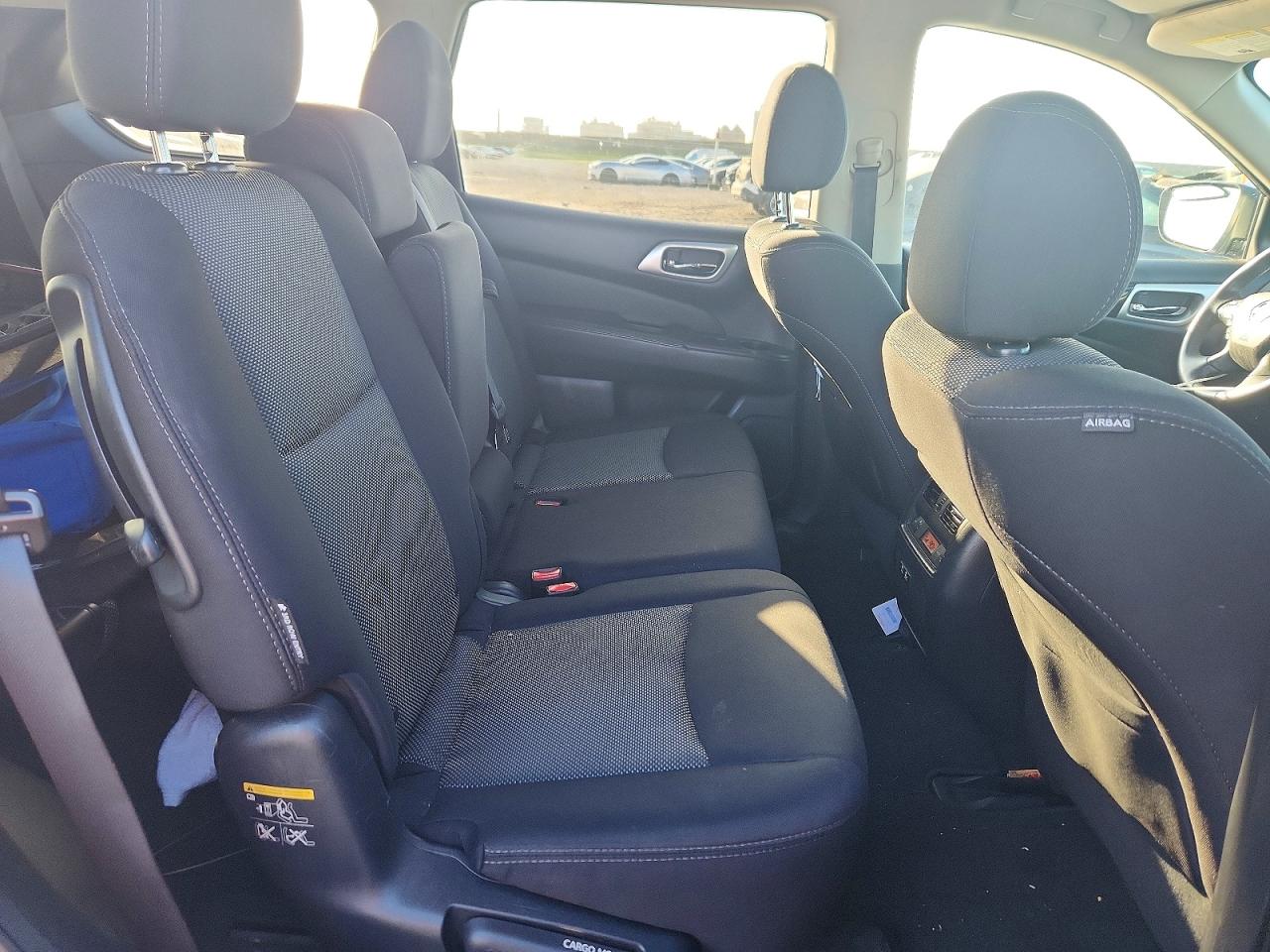 Nissan Pathfinder Sv