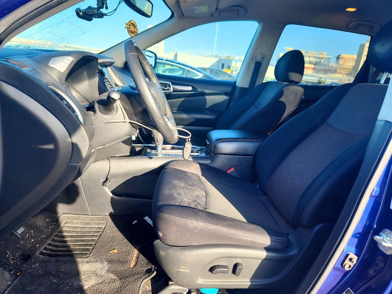 Nissan Pathfinder Sv