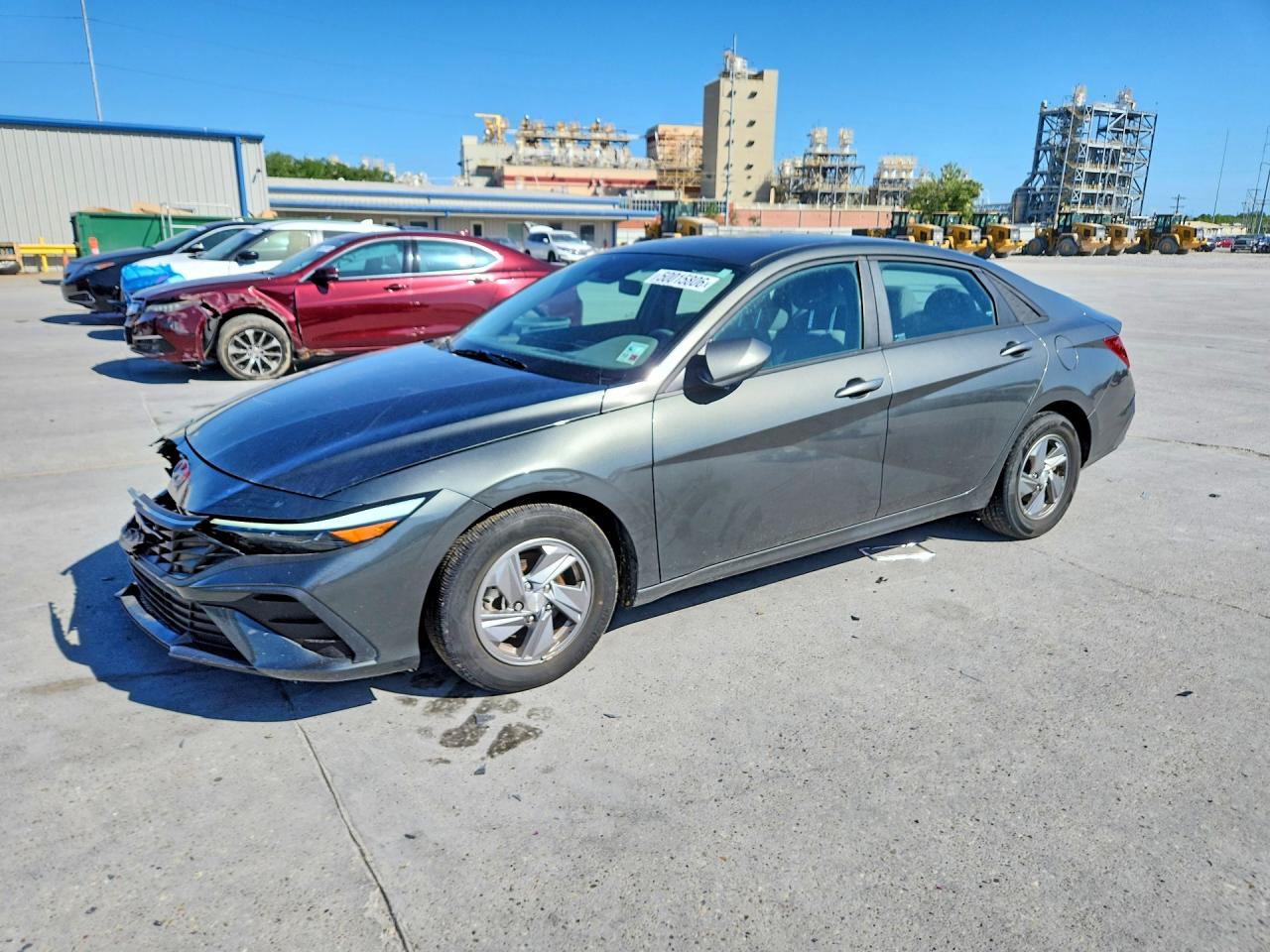 Salvage Hyundai ELANTRA Image