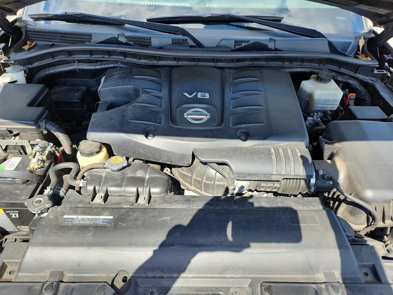 Nissan Armada Sv