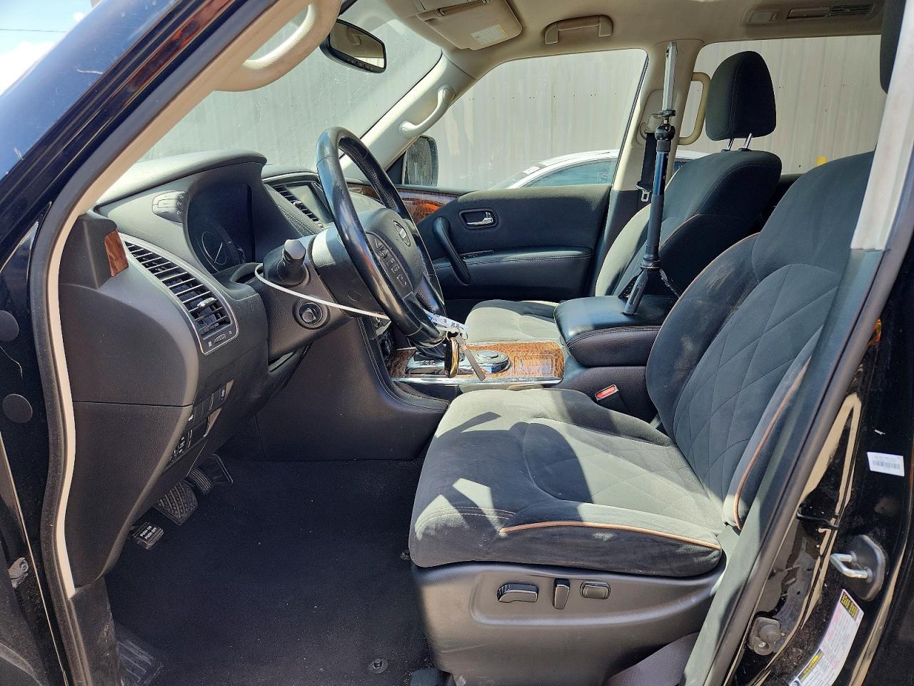 Nissan Armada Sv