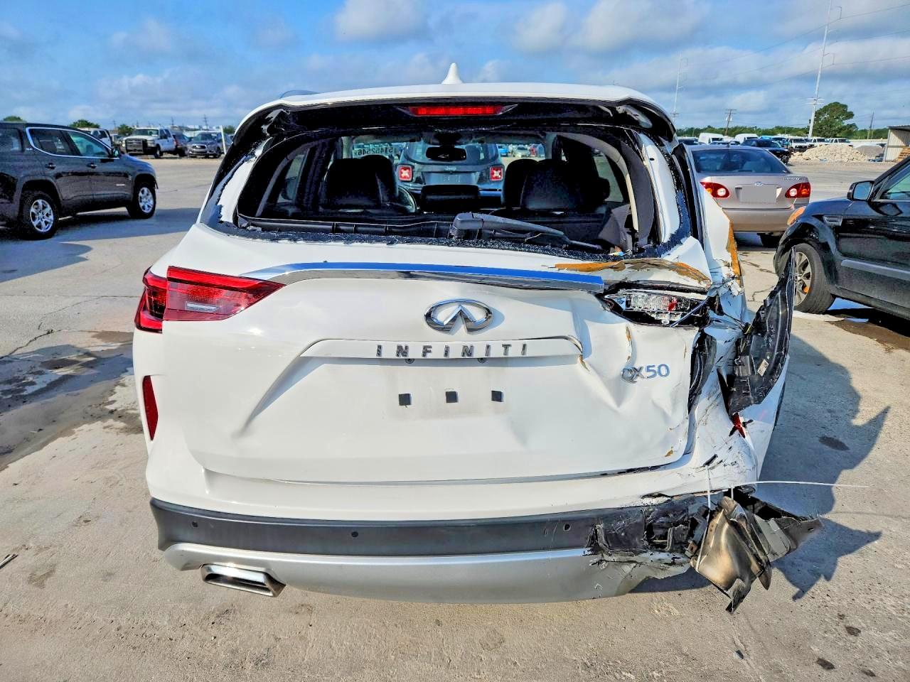 INFINITI Qx Essential