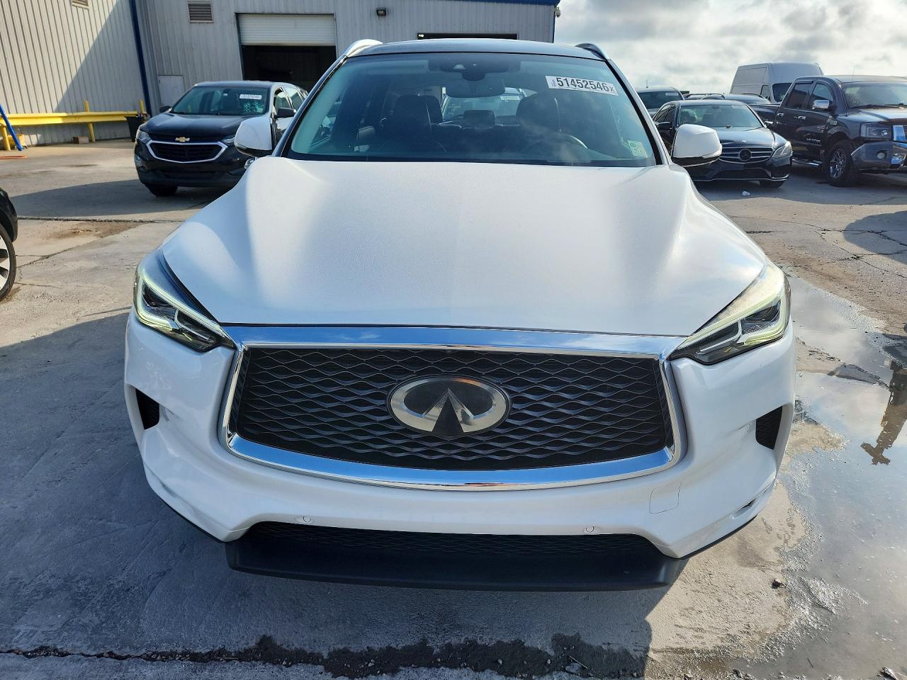 INFINITI Qx Essential