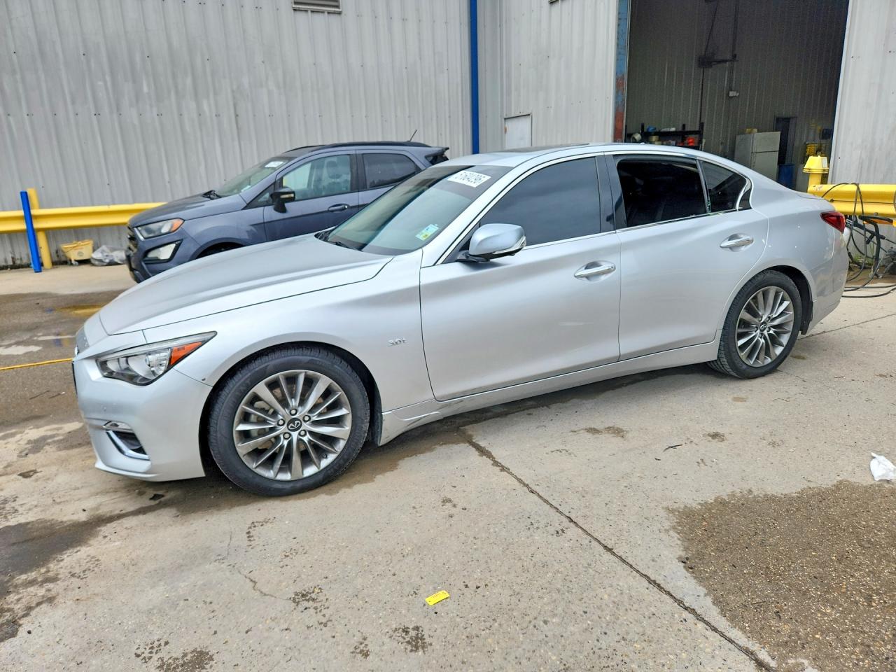 Salvage INFINITI Q50 Image