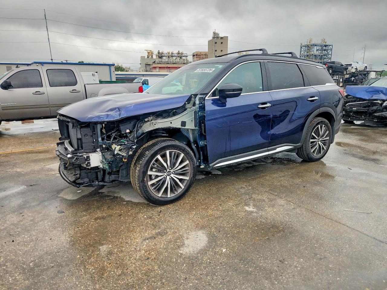 Salvage INFINITI Qx Image
