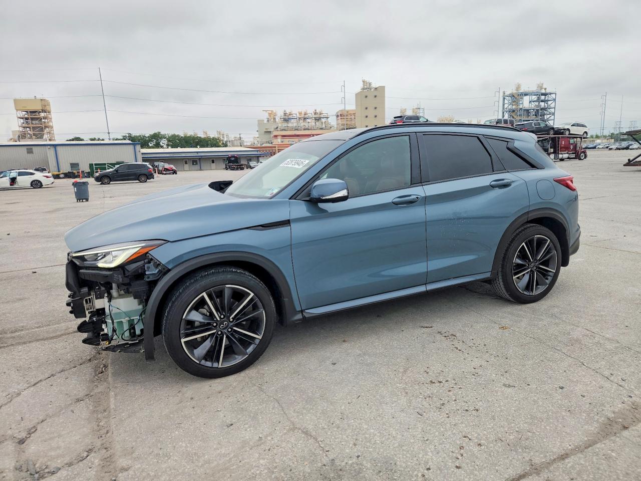 Salvage INFINITI Qx Image