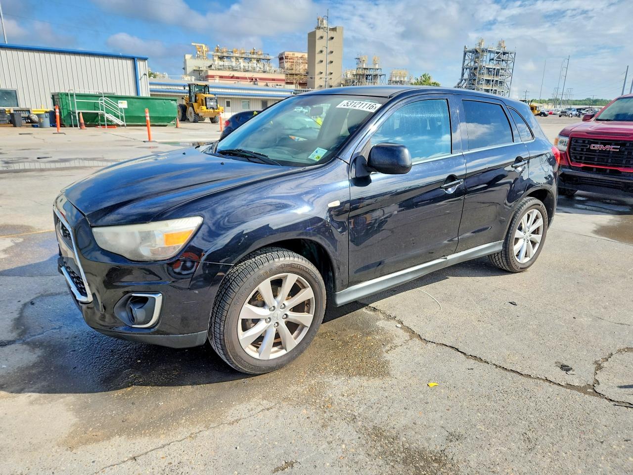 Salvage Mitsubishi Outlander Image