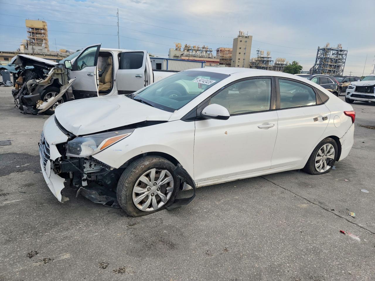Salvage Hyundai ACCENT Image
