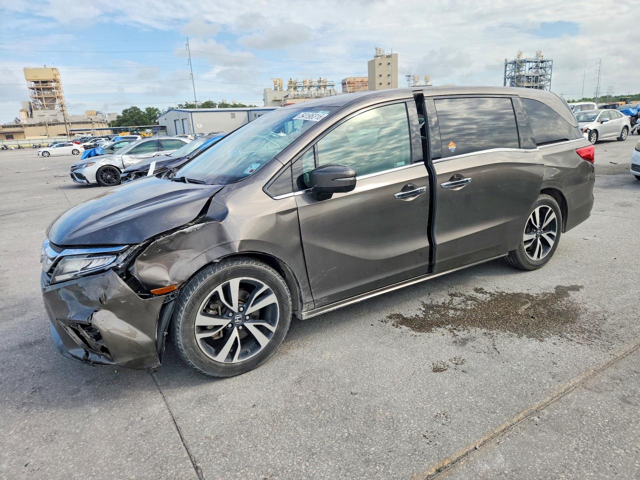 Salvage Honda Odyssey Image
