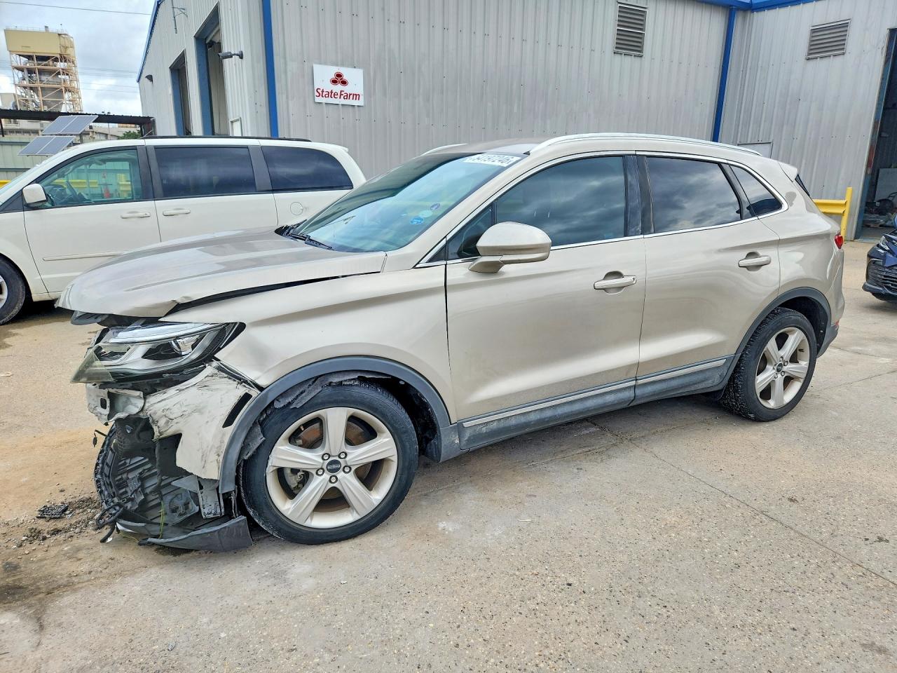 Salvage Lincoln MKZ Image