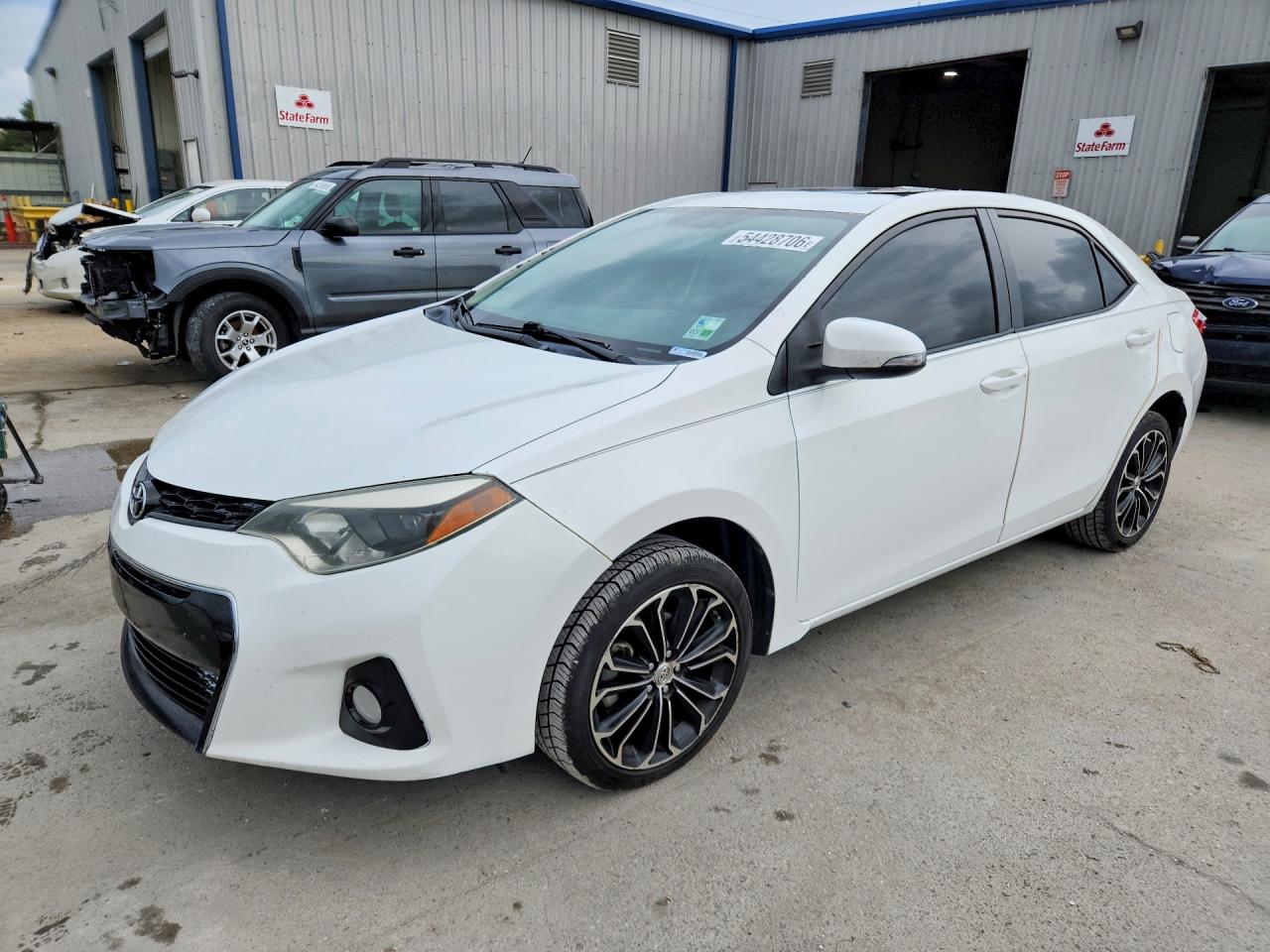 Salvage Toyota Corolla Image