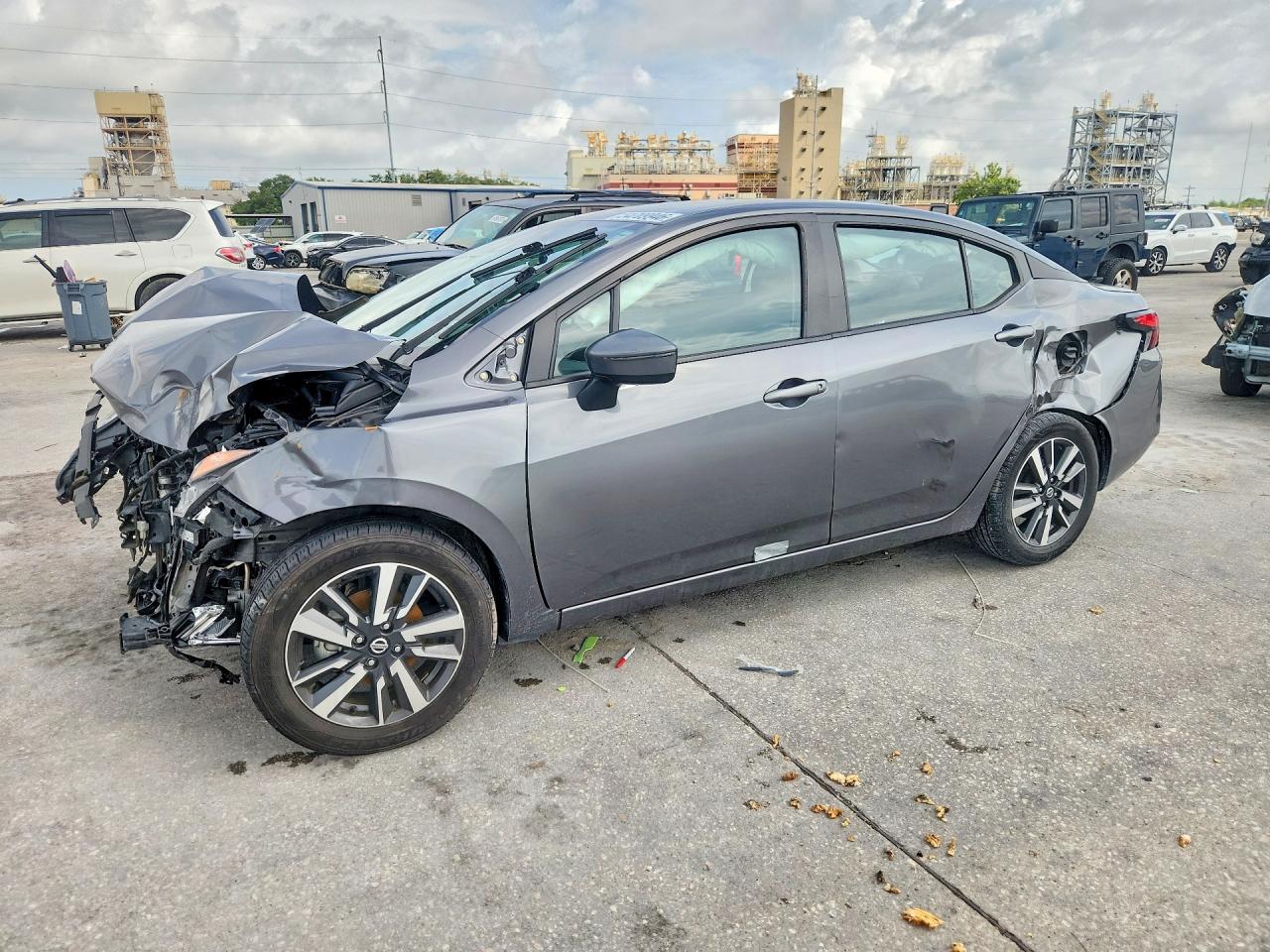 Salvage Nissan Versa Image