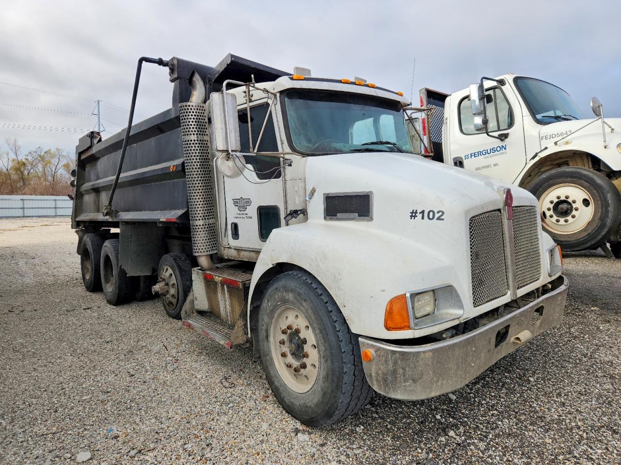 Salvage Kenworth Construction Image