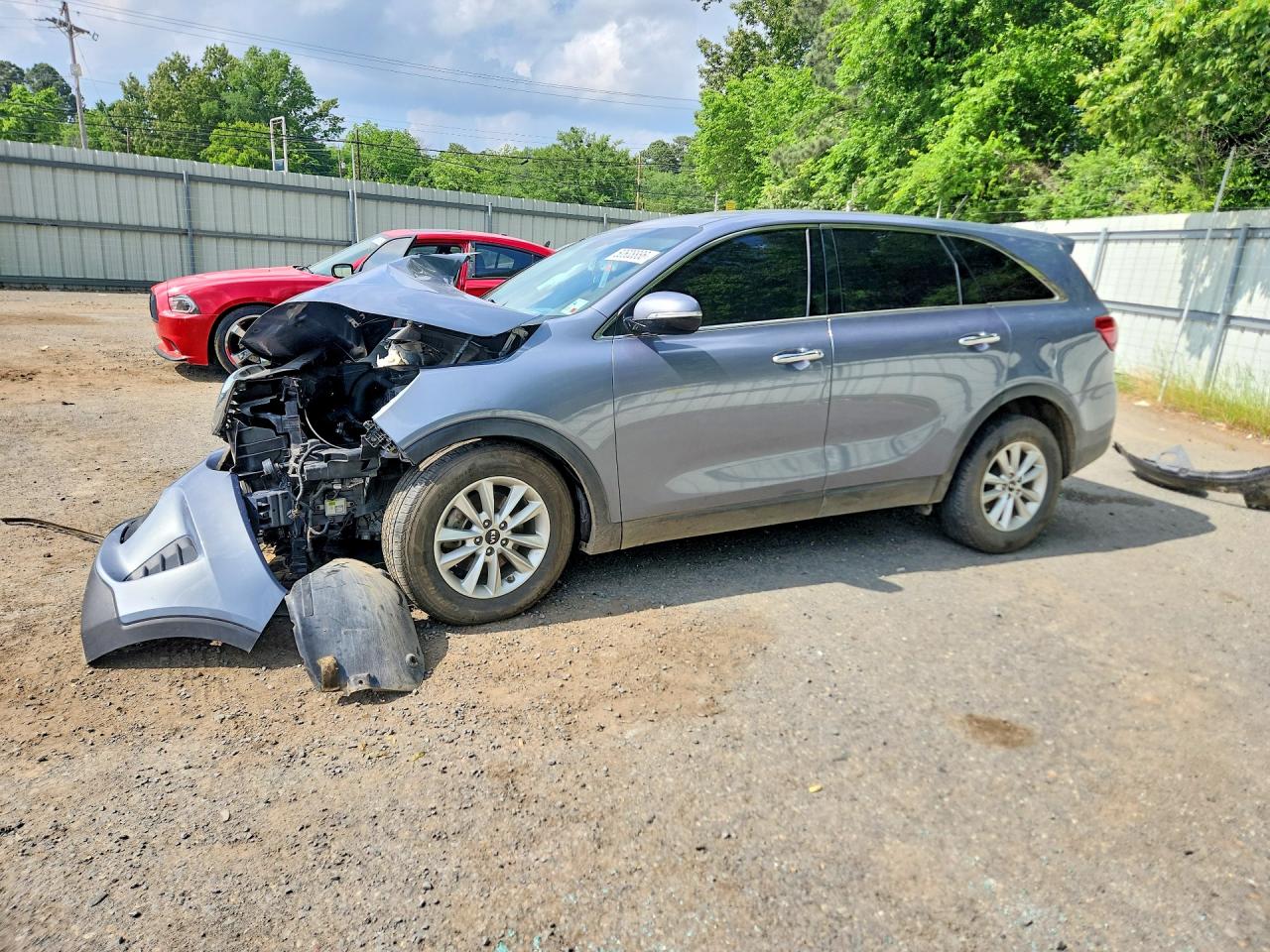 Salvage Kia Sorento Image